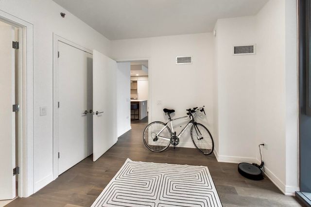 211 N Harbor Drive 403, Chicago, IL 60601
