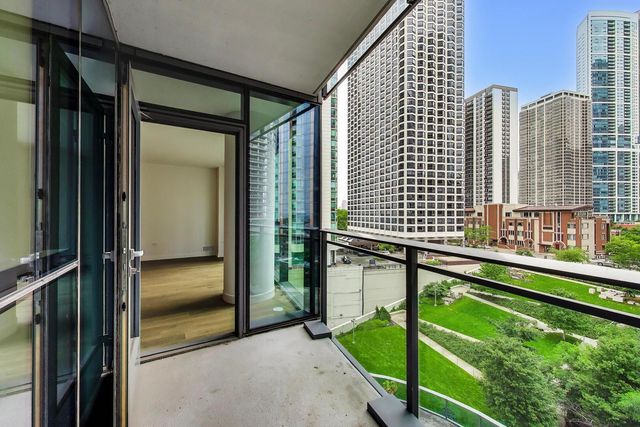 211 N Harbor Drive 403, Chicago, IL 60601