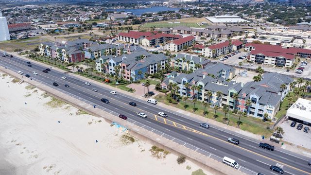 7000 Seawall Boulevard 813, Galveston, TX 77551