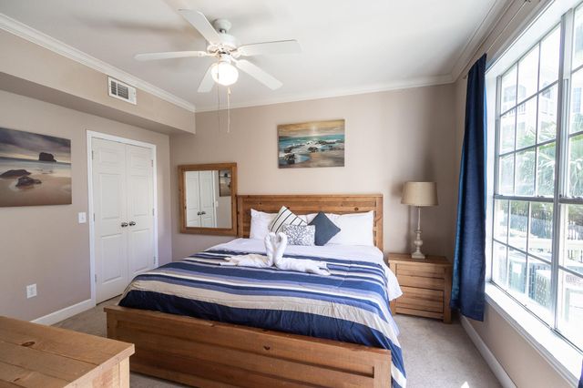 7000 Seawall Boulevard 813, Galveston, TX 77551