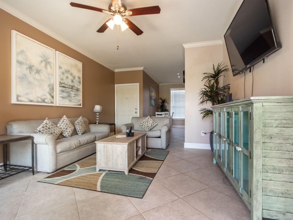 7000 Seawall Boulevard 813, Galveston, TX 77551