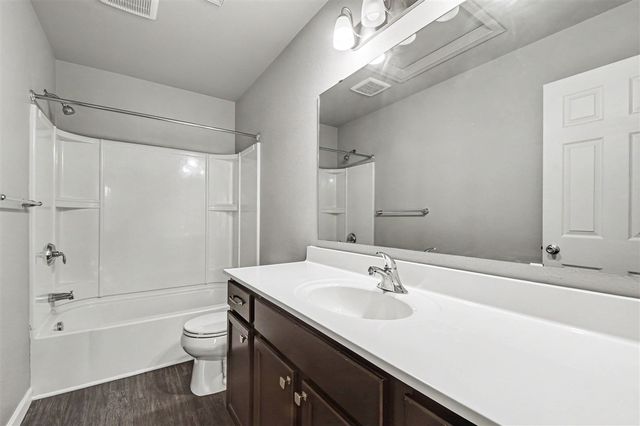 1202 Pinewood Drive, Greenville, MI 48838