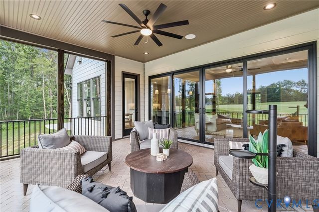 9468 Angels Share Dr, New Kent, VA 23124