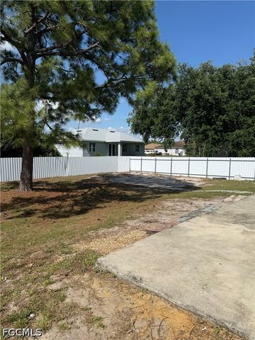 2916 7th ST SW, Lehigh Acres, FL 33976