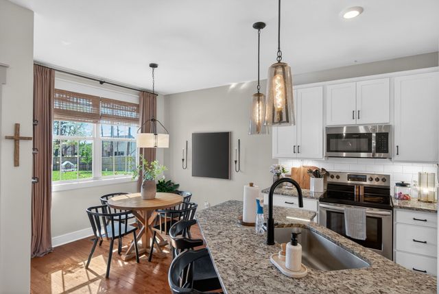 717B N Russell St, Portland, TN 37148