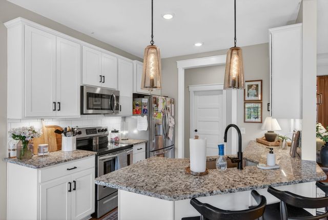717B N Russell St, Portland, TN 37148
