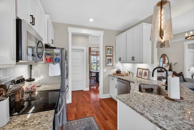 717B N Russell St, Portland, TN 37148