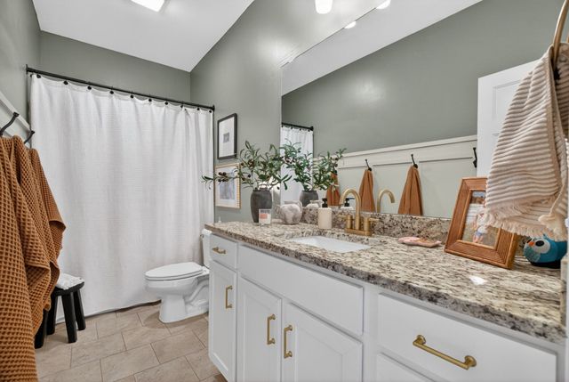 717B N Russell St, Portland, TN 37148
