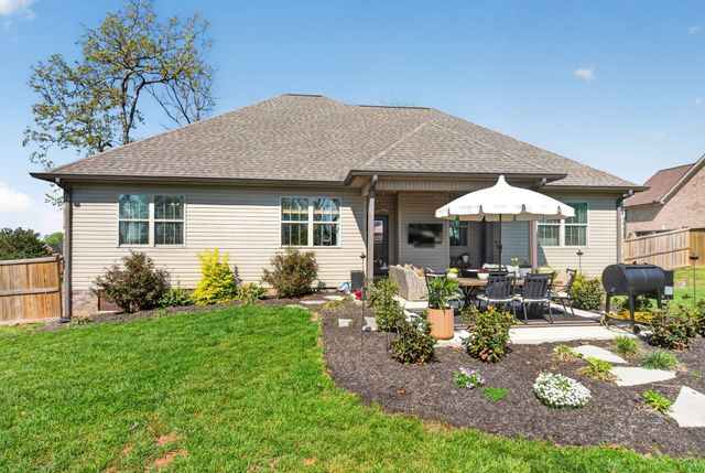 717B N Russell St, Portland, TN 37148