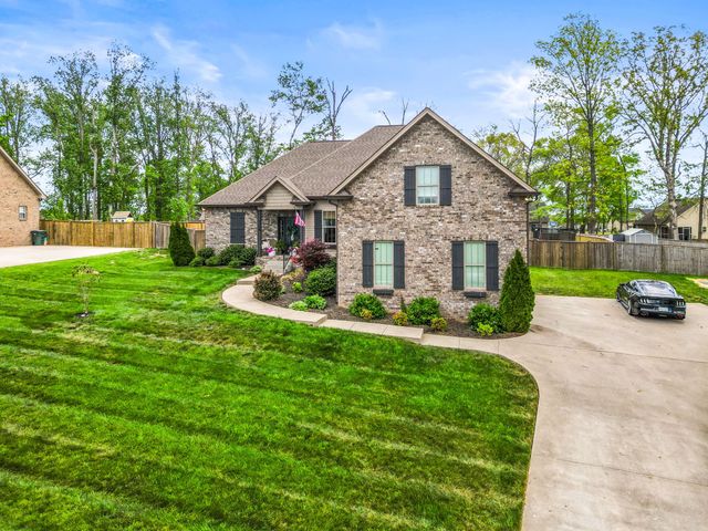 717B N Russell St, Portland, TN 37148