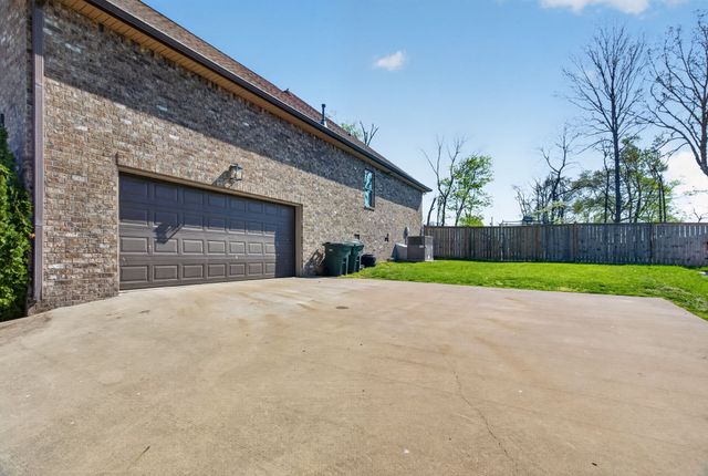 717B N Russell St, Portland, TN 37148