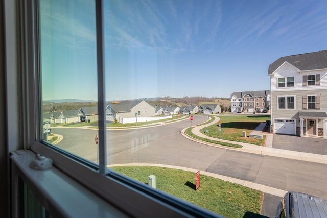 4504 FOUNTAINBRIDGE CT, Rockingham, VA 22801