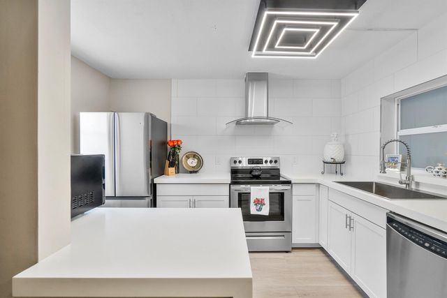 2805 SW 22nd Avenue SW 1040, Delray Beach, FL 33445