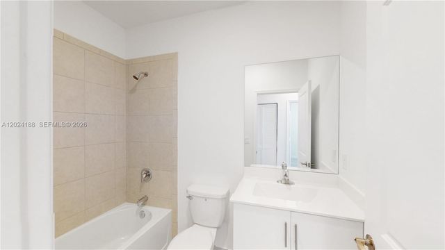 11815 SW 246 TER, Homestead, FL 33032