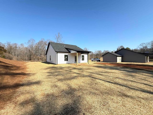 835 CAMPOBELLO GRAMLING SCHOOL Road, Campobello, SC 29322