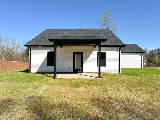 835 CAMPOBELLO GRAMLING SCHOOL Road, Campobello, SC 29322