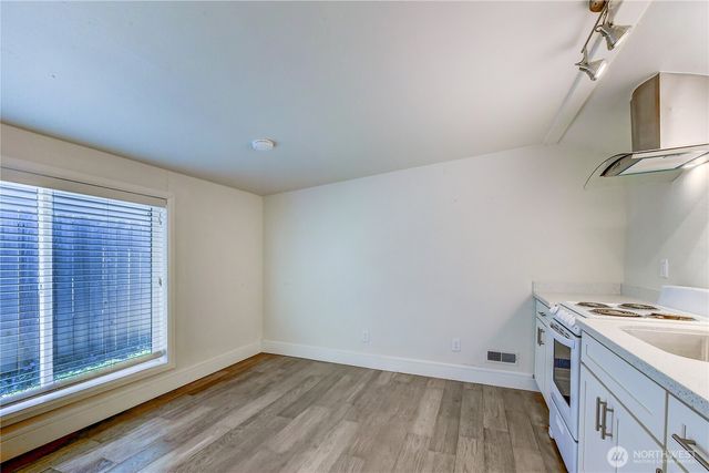 1048 S Director Street, Seattle, WA 98108