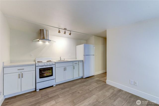 1048 S Director Street, Seattle, WA 98108