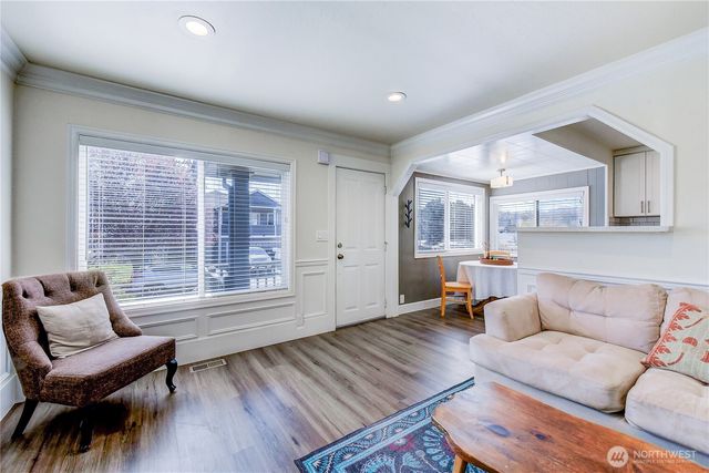 1048 S Director Street, Seattle, WA 98108