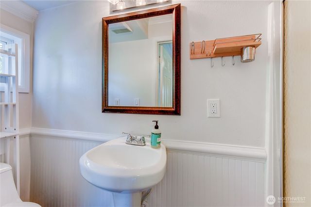 1048 S Director Street, Seattle, WA 98108