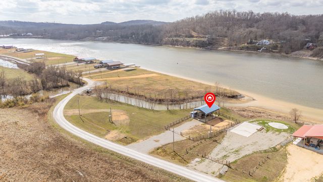 2117 Hardin Bottom River Rd, Clifton, TN 38425