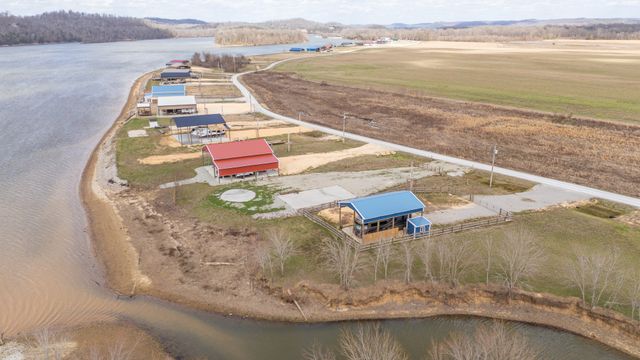 2117 Hardin Bottom River Rd, Clifton, TN 38425