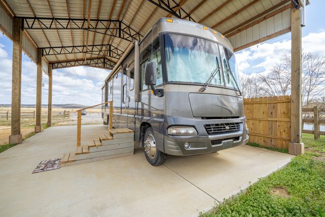 2117 Hardin Bottom River Rd, Clifton, TN 38425