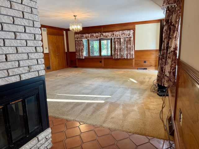 7 Fallon Dr, Westport, MA 02790
