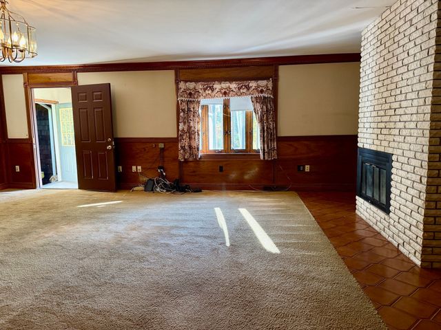 7 Fallon Dr, Westport, MA 02790