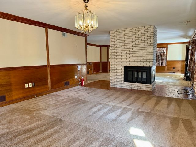 7 Fallon Dr, Westport, MA 02790