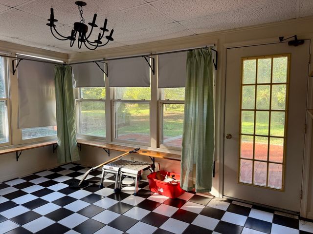 7 Fallon Dr, Westport, MA 02790