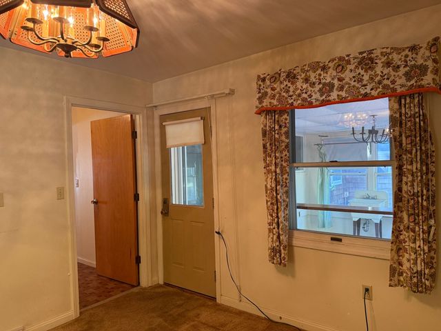 7 Fallon Dr, Westport, MA 02790