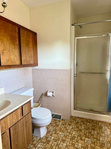 7 Fallon Dr, Westport, MA 02790