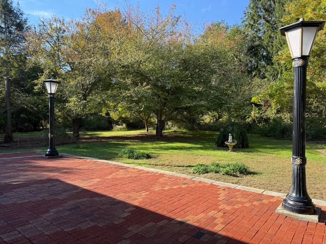7 Fallon Dr, Westport, MA 02790