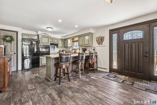 14 Williams Court, Wolcott, CT 06716