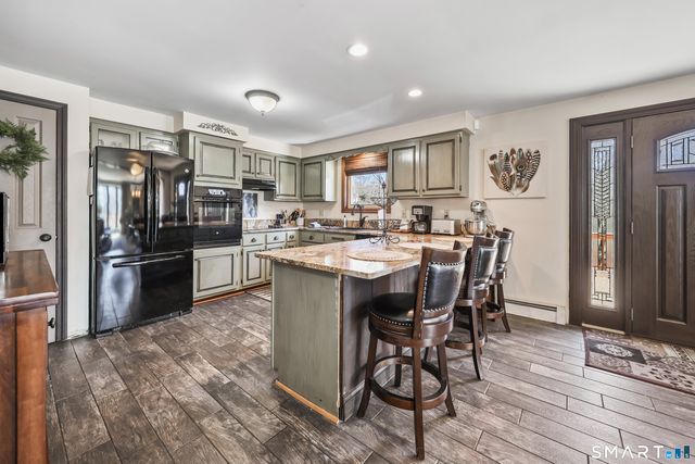 14 Williams Court, Wolcott, CT 06716