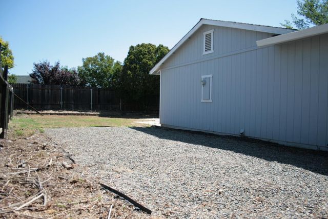 3657 Astral Dr, Sacramento, CA 95827