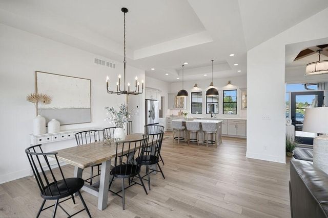 9401 W Huntington DRIVE, Mequon, WI 53097