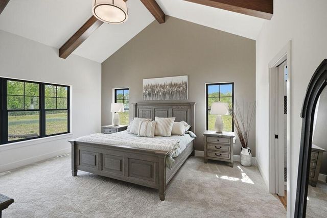 9401 W Huntington DRIVE, Mequon, WI 53097