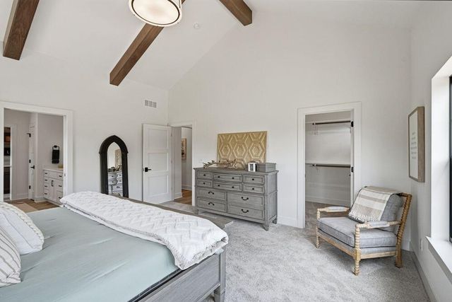 9401 W Huntington DRIVE, Mequon, WI 53097