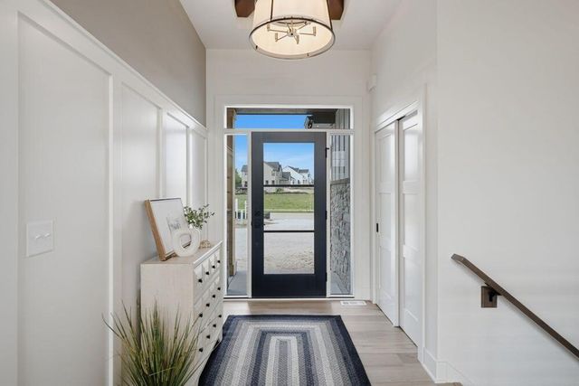 9401 W Huntington DRIVE, Mequon, WI 53097