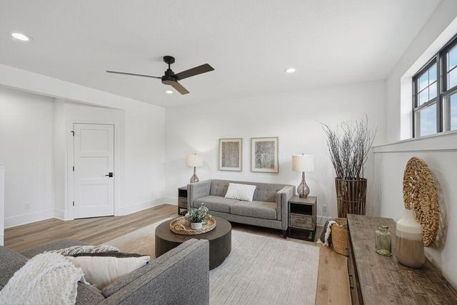 9401 W Huntington DRIVE, Mequon, WI 53097