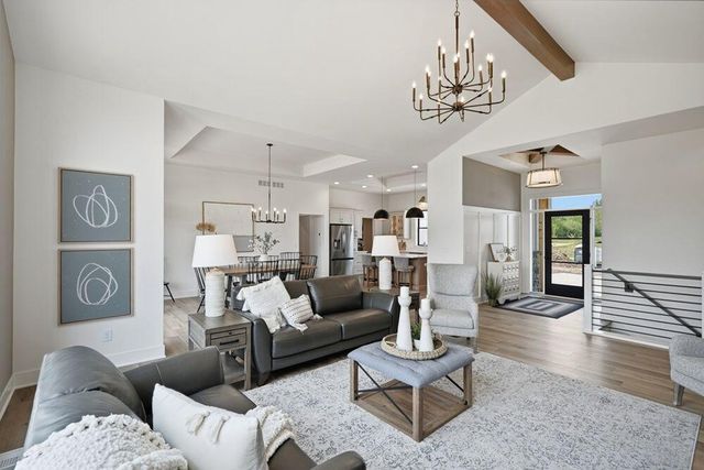 9401 W Huntington DRIVE, Mequon, WI 53097