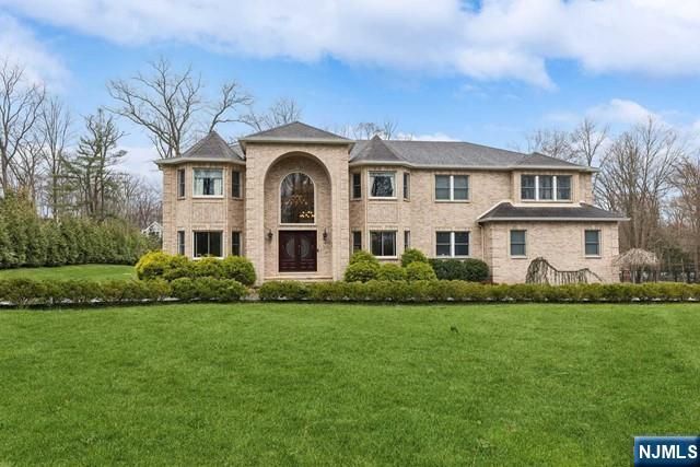 324 Lake Street, Upper Saddle River, NJ 07458
