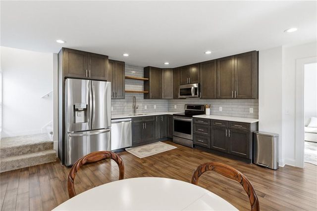 318 Cottage Court, Ball Ground, GA 30107