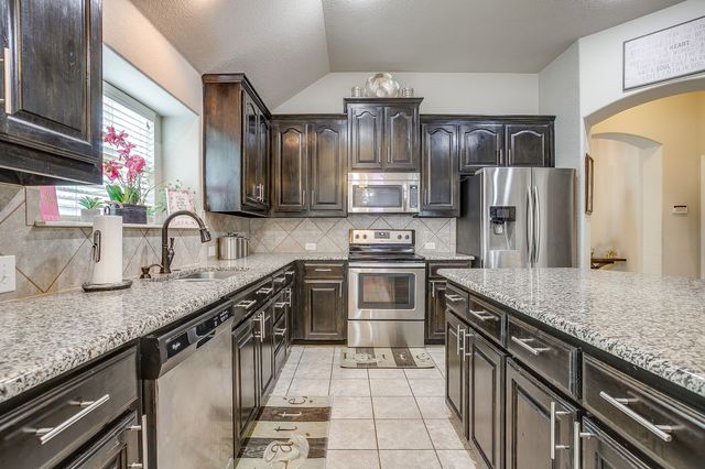 11829 Hassop Lane, Burleson, TX 76028