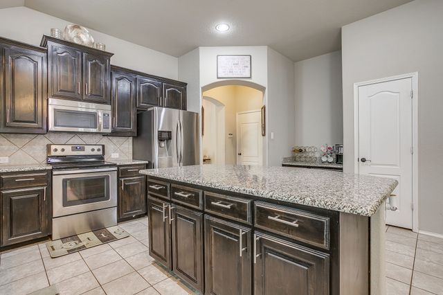 11829 Hassop Lane, Burleson, TX 76028