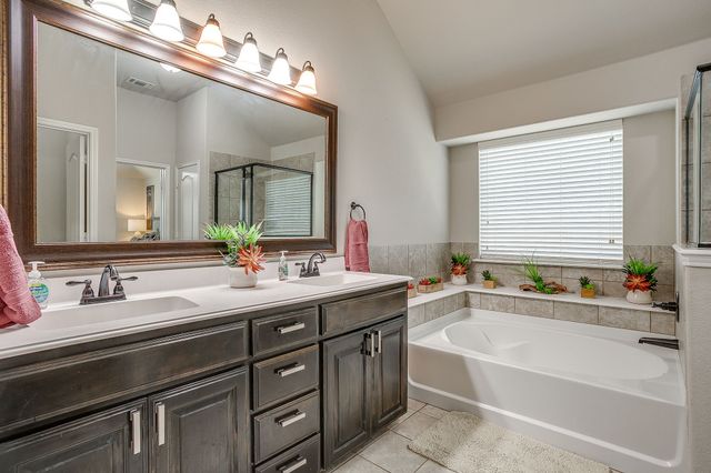 11829 Hassop Lane, Burleson, TX 76028