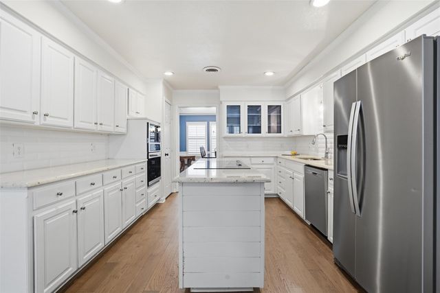 205 Roaring Springs Drive, Joshua, TX 76058