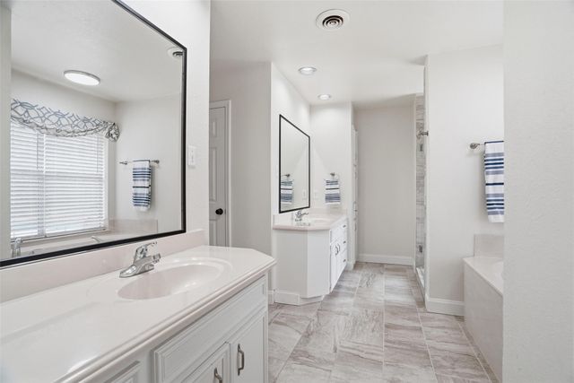 205 Roaring Springs Drive, Joshua, TX 76058